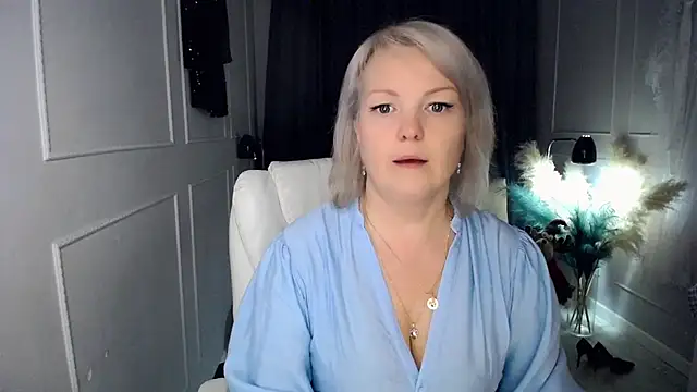 Snapshot of Juarnea chatting on 22, 12, 2025 Juarnea online show from 22, 12, 2025