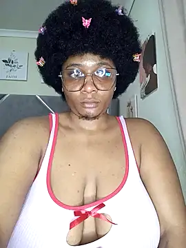 Snapshot of CocoBootyyy chatting on 10, 10, 2025 CocoBootyyy online show from 10, 10, 2025