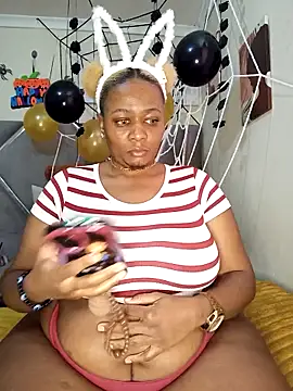 Snapshot of CocoBootyyy chatting on 23, 10, 2025 CocoBootyyy online show from 23, 10, 2025