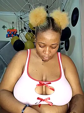 Snapshot of CocoBootyyy chatting on 26, 10, 2025 CocoBootyyy online show from 26, 10, 2025