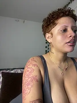 Charlotee  online show from 15, 4, 2026