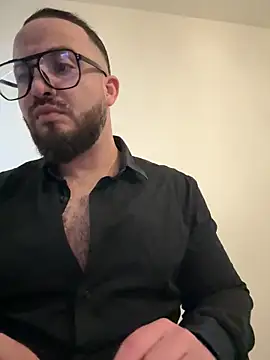 Snapshot of HairyArab90 chatting on 11, 2, 2026 HairyArab90 online show from 11, 2, 2026