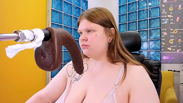 Snapshot of AuroraDemoni chatting on 8, 3, 2025 AuroraDemoni online show from 8, 3, 2025