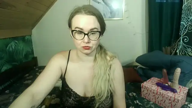 MilfKendra4U online show from 25, 11, 2025