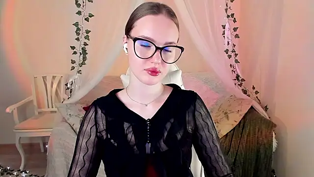 Snapshot of MishkaMe chatting on 12, 9, 2025 MishkaMe online show from 12, 9, 2025