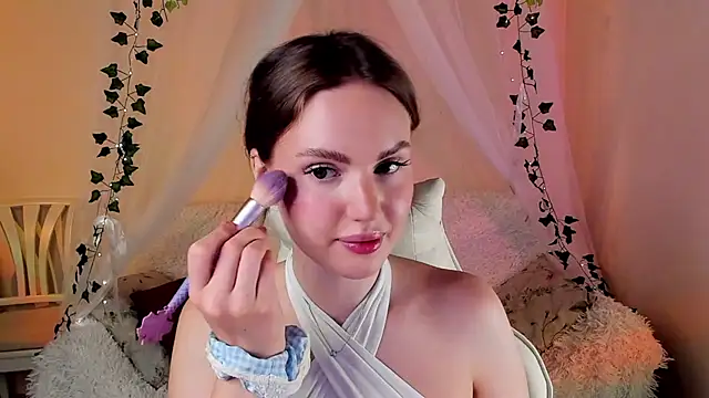 Snapshot of MishkaMe chatting on 4, 11, 2025 MishkaMe online show from 4, 11, 2025