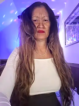 Snapshot of TheDime chatting on 1, 3, 2025 TheDime online show from 1, 3, 2025