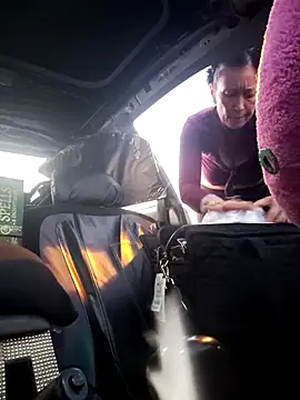 Snapshot of TheDime chatting on 24, 11, 2025 TheDime online show from 24, 11, 2025