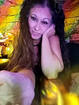 Snapshot of TheDime chatting on 6, 1, 2026 TheDime online show from 6, 1, 2026