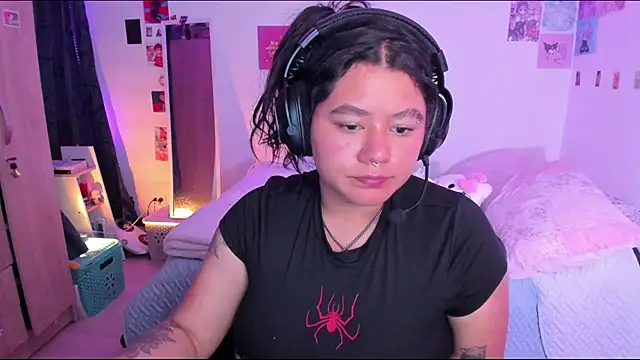 StephaniFox online show from 4, 2, 2025