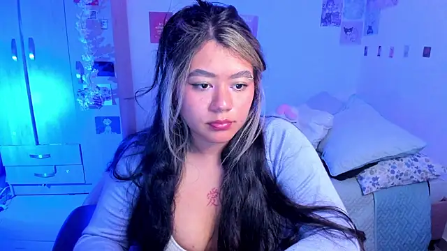 StephaniFox online show from 5, 3, 2025