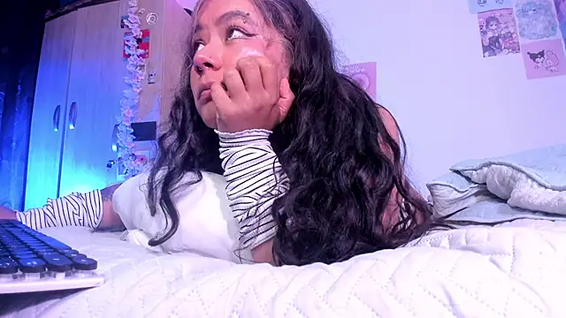 StephaniFox online show from 22, 3, 2025