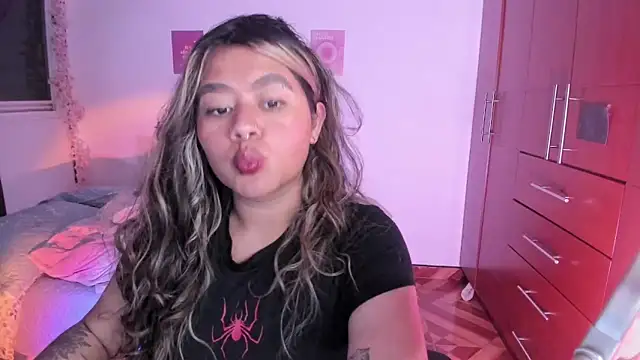 StephaniFox online show from 4, 10, 2025