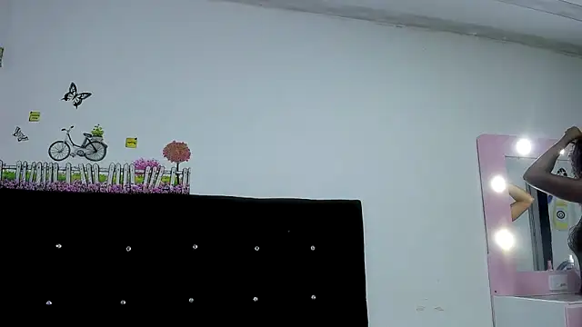 Snapshot of LariissaWilson chatting on 12, 9, 2025 LariissaWilson online show from 12, 9, 2025