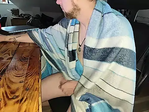 Snapshot of twinkish_90 chatting on 4, 12, 2025 twinkish 90 online show from 4, 12, 2025