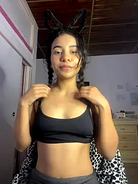 Snapshot of hannaxnatx chatting on 23, 10, 2025 hannaxnatx online show from 23, 10, 2025