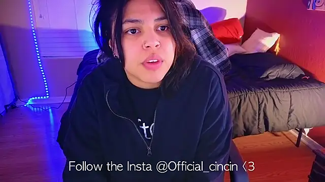 Snapshot of miacanela_xo chatting on 1, 2, 2025 miacanela xo online show from 1, 2, 2025