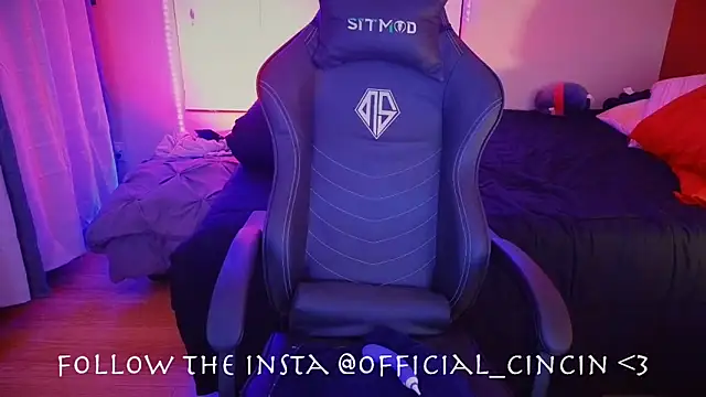 Snapshot of miacanela_xo chatting on 8, 2, 2025 miacanela xo online show from 8, 2, 2025