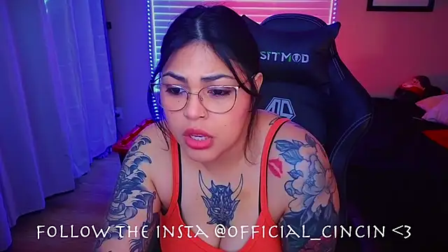 Snapshot of miacanela_xo chatting on 8, 2, 2025 miacanela xo online show from 8, 2, 2025