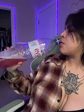 Snapshot of miacanela_xo chatting on 11, 2, 2025 miacanela xo online show from 11, 2, 2025