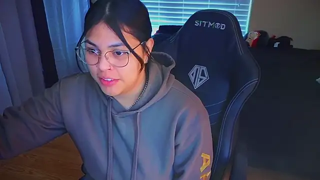 Snapshot of miacanela_xo chatting on 22, 2, 2025 miacanela xo online show from 22, 2, 2025