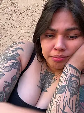 Snapshot of miacanela_xo chatting on 11, 3, 2025 miacanela xo online show from 11, 3, 2025