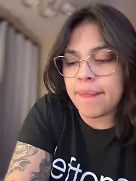 Snapshot of miacanela_xo chatting on 17, 3, 2025 miacanela xo online show from 17, 3, 2025