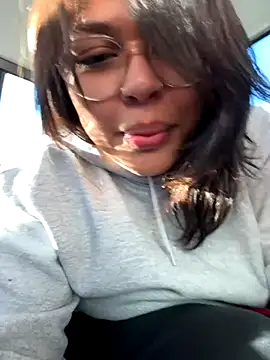 Snapshot of miacanela_xo chatting on 21, 10, 2025 miacanela xo online show from 21, 10, 2025