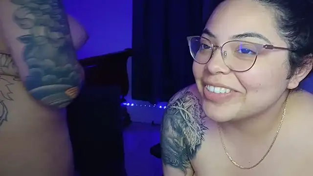 Snapshot of miacanela_xo chatting on 5, 11, 2025 miacanela xo online show from 5, 11, 2025