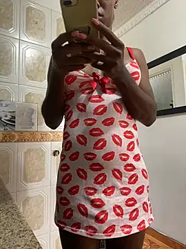 Snapshot of sweetsarabig22cm chatting on 5, 1, 2025 sweetsarabig22cm online show from 5, 1, 2025