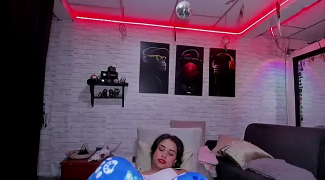 Kimmymadison- online show from 18, 1, 2025