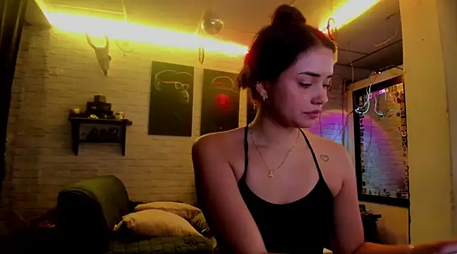 Kimmymadison- online show from 10, 2, 2025