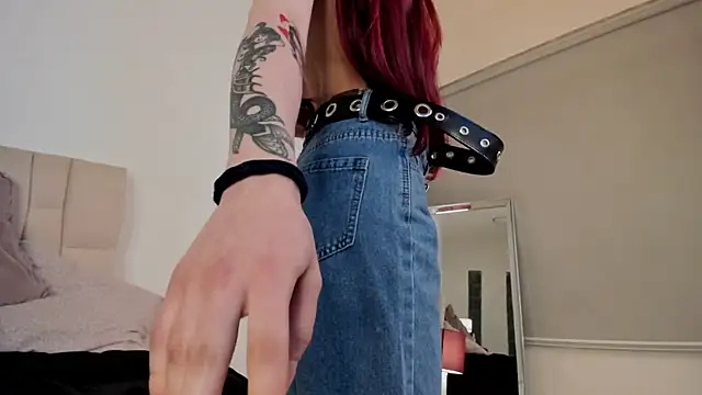 Snapshot of Roxxy_mora chatting on 19, 2, 2025 Roxxy mora online show from 19, 2, 2025