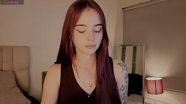 Snapshot of Roxxy_mora chatting on 19, 9, 2025 Roxxy mora online show from 19, 9, 2025