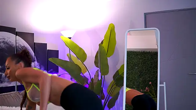 RaquelleVon online show from 26, 11, 2025