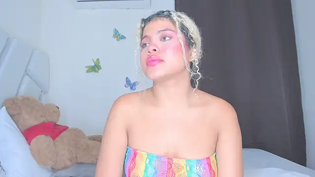 sofiacastillo01 online show from 7, 4, 2026