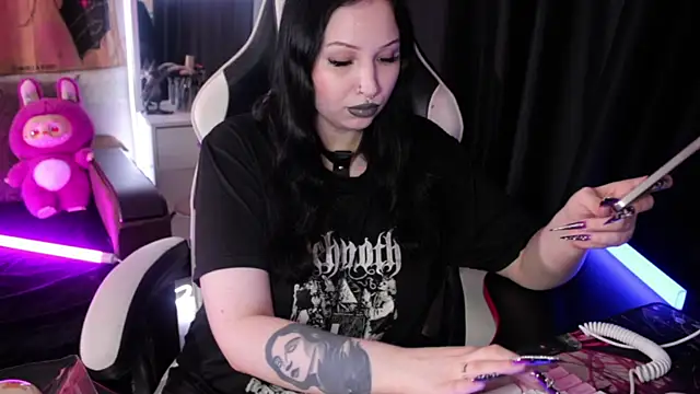 Kitty goth online show from 3, 8, 2026