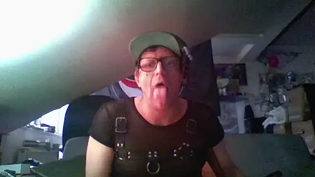 Bigthroaterboy online show from 6, 12, 2024