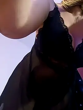 Snapshot of Women-pleasures chatting on 5, 1, 2025 Women-pleasures online show from 5, 1, 2025