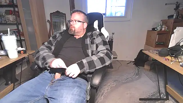 Snapshot of MagnusCockus chatting on 2, 3, 2025 MagnusCockus online show from 2, 3, 2025