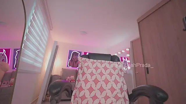 LeahPrada  online show from 1, 3, 2026