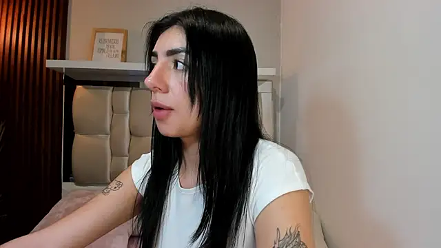 ANTONELLA  ROUSE  online show from 24, 2, 2025