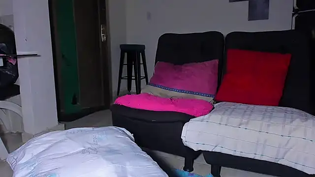 Snapshot of kerlysmith_24 chatting on 11, 11, 2025 kerlysmith 24 online show from 11, 11, 2025