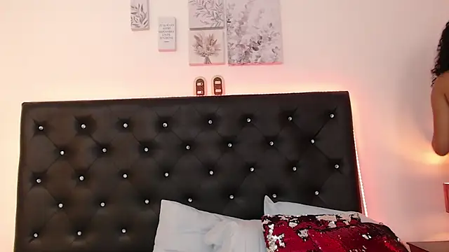 Snapshot of ariellaferra_ chatting on 4, 3, 2025 ariellaferra online show from 4, 3, 2025