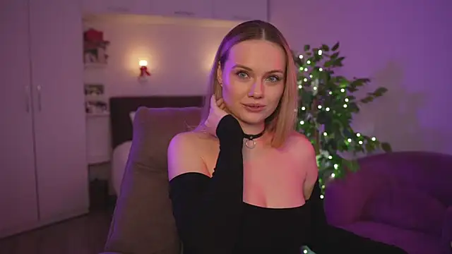 Snapshot of Naughty_mooncake chatting on 6, 1, 2025 Naughty mooncake online show from 6, 1, 2025