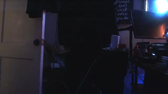 Snapshot of trash4cash chatting on 16, 1, 2025 trash4cash online show from 16, 1, 2025