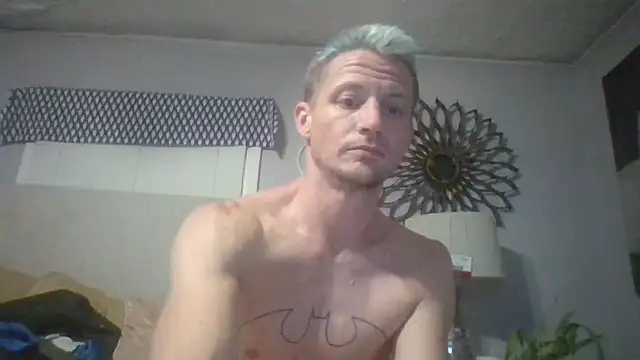 Snapshot of trash4cash chatting on 12, 9, 2025 trash4cash online show from 12, 9, 2025