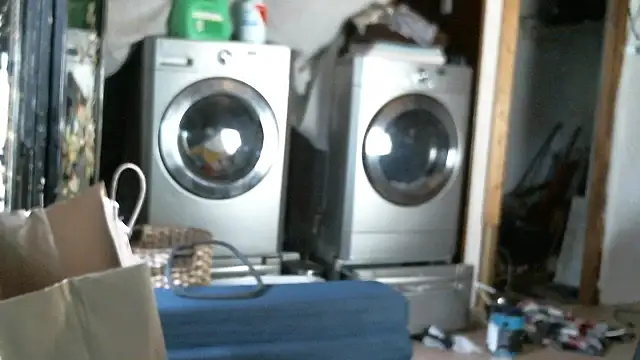 Snapshot of trash4cash chatting on 6, 10, 2025 trash4cash online show from 6, 10, 2025