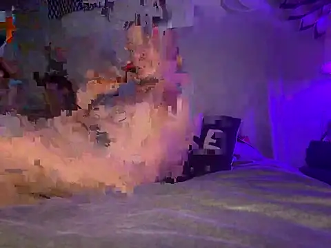 Snapshot of trash4cash chatting on 8, 10, 2025 trash4cash online show from 8, 10, 2025