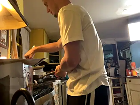 Snapshot of trash4cash chatting on 16, 10, 2025 trash4cash online show from 16, 10, 2025